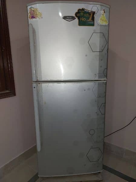 refrigerator 2 door Haier 4