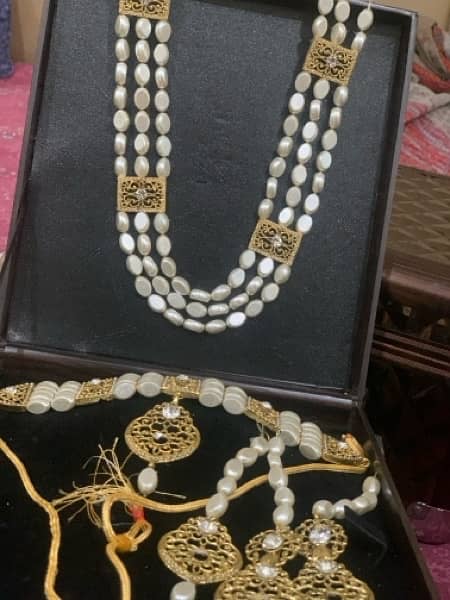 white pearl jewelry set 5pcs. 3