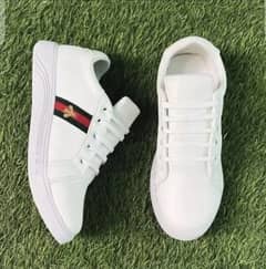 White sneakers 0