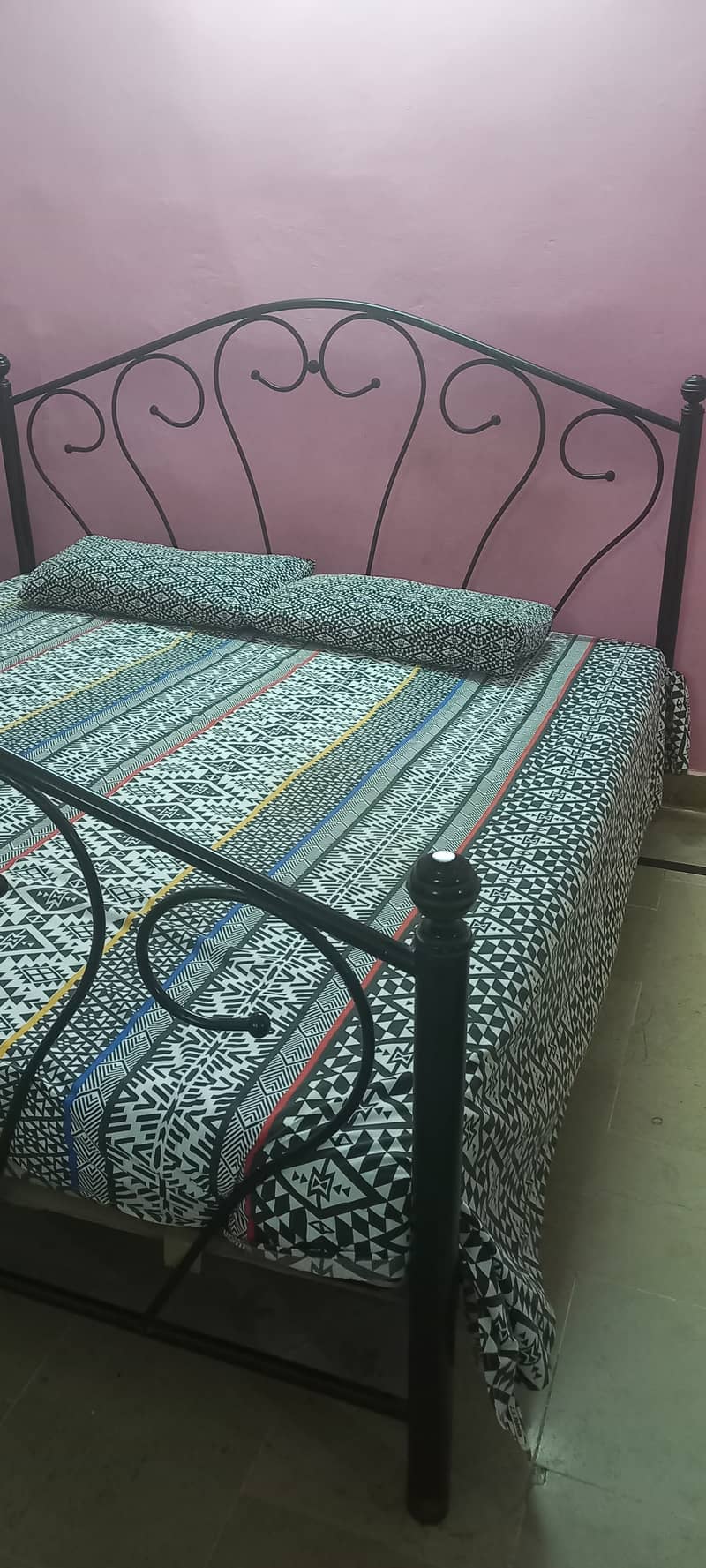 Sturdy Metal Rod Bed Frame and Dressing for Sale - Durable and Strong 1