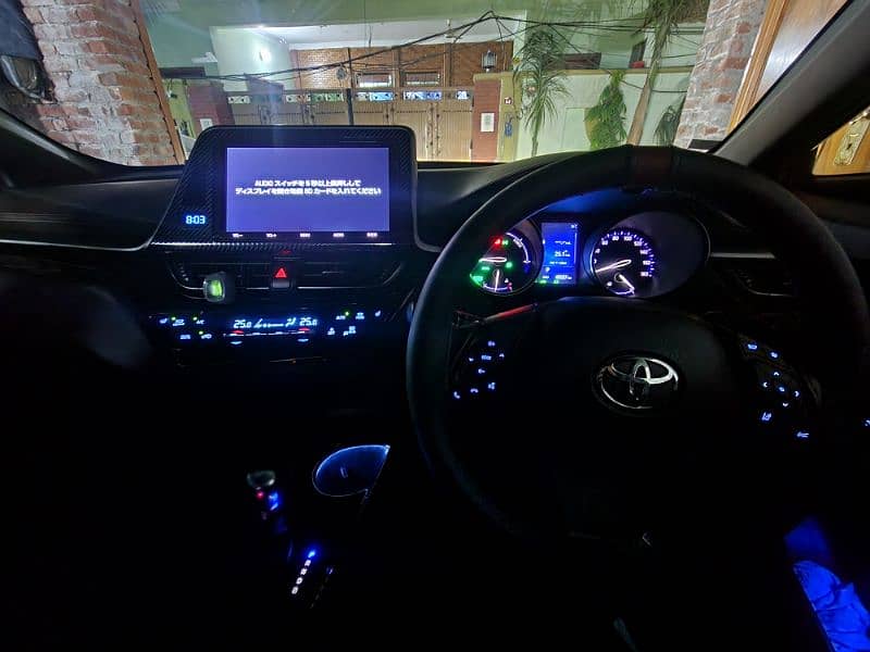 Toyota C-HR 2017 9