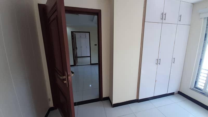25x40 house for Exchange in G 13 Islamabad 2