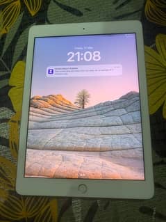 Apple Ipad 5th gen 32gb good condition available for sale