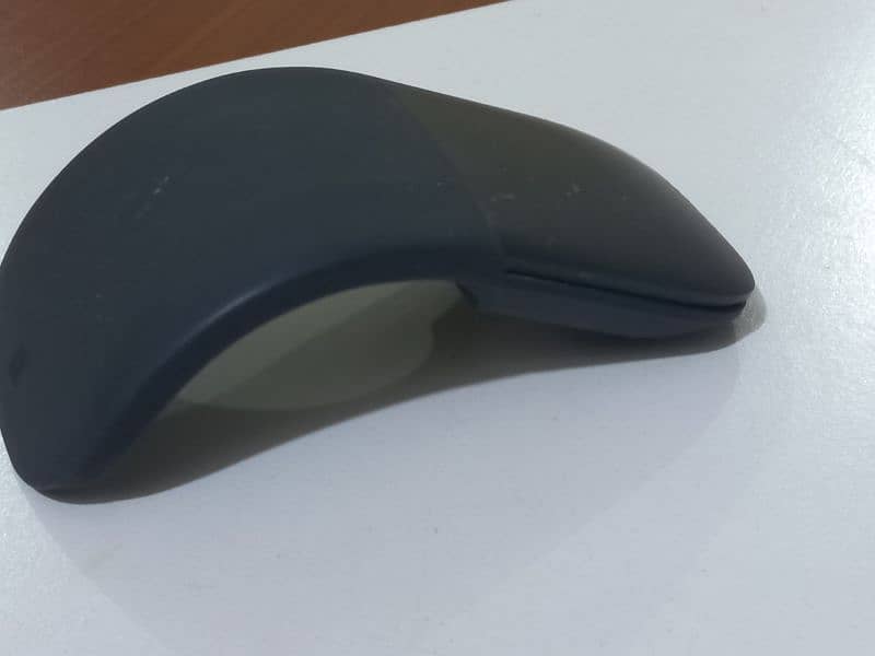Microsoft Surface Arc Mouse With Touch Scroll 1