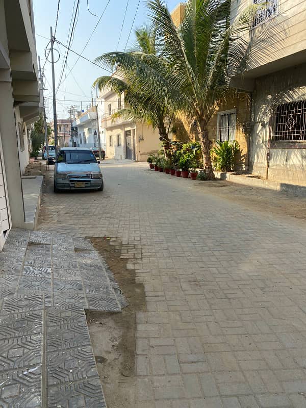 LEASED PLOT 150 SQ YARD WITH ALL AMENITIES IN GULISTAN E JAUHAR BLOCK 9 3