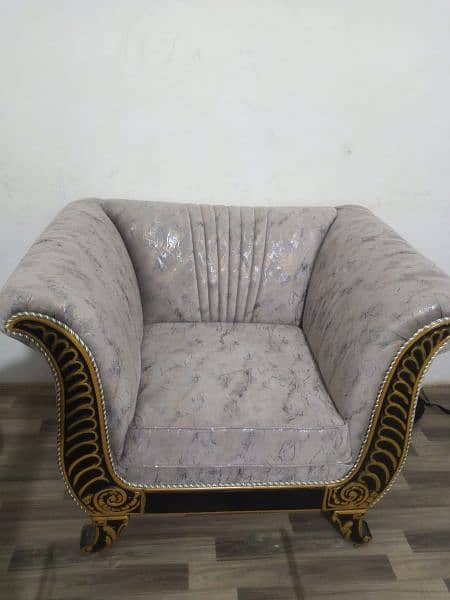 5 seater only one month used neat and clean 1