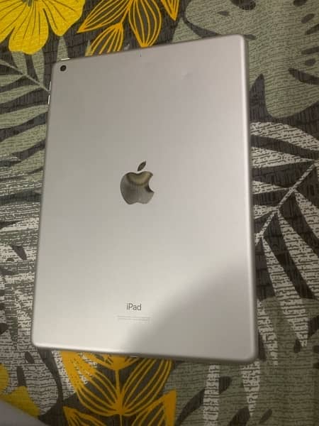 Ipad 7th gen 32gb original perfect Available for sale 2