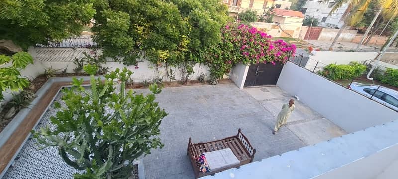 Clifton 500 Yards Bungalow For Rent 2