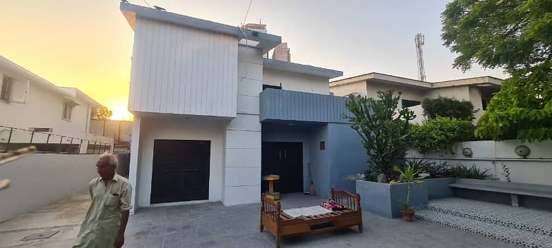 Clifton 500 Yards Bungalow For Rent 16