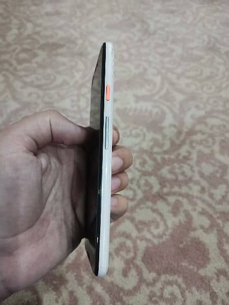 Google pixel 3 back cracked with pouch 4
