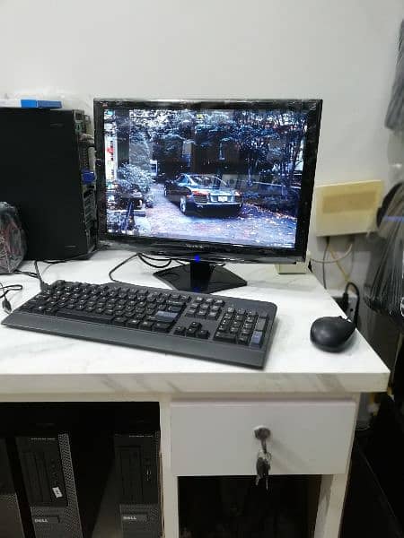 17, 19, 22, 23 & 24 inches LCD/LED Monitors in A+ Condition UAE Import 7