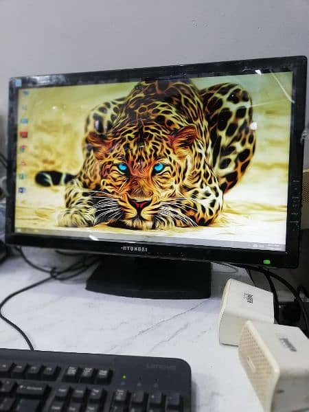 17, 19, 22, 23 & 24 inches LCD/LED Monitors in A+ Condition UAE Import 11