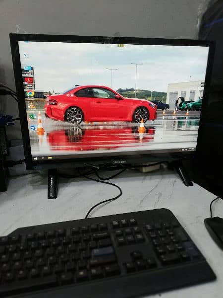 17, 19, 22, 23 & 24 inches LCD/LED Monitors in A+ Condition UAE Import 14