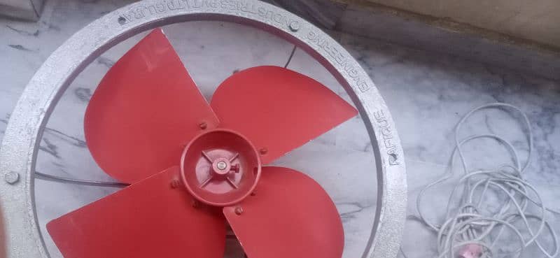 Exhaust fan royal good condition 1
