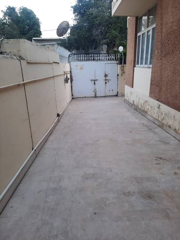 Tipu Sultan Road 500 Yards Single Storey Bungalow For Commercial Rent 15