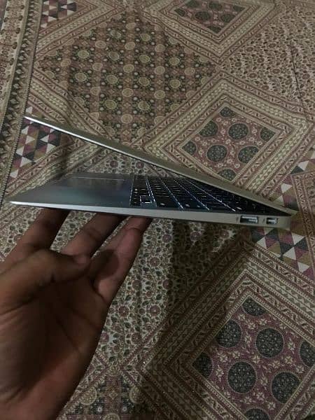 Apple Mackbook Air 2015 11inch 8/128ssd corei5 only contact03004186261 5