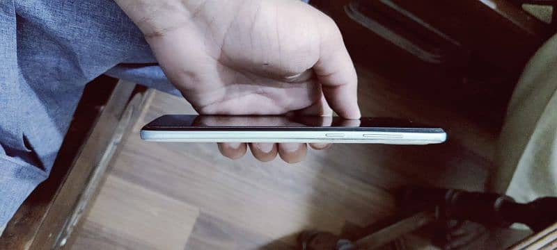 Samsung Galaxy A70 condition 10/10 6