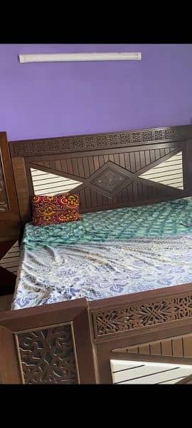 King size bed with dressing table, two side tabels and matress 5