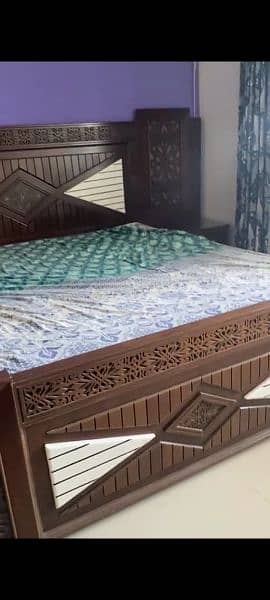 King size bed with dressing table, two side tabels and matress 8