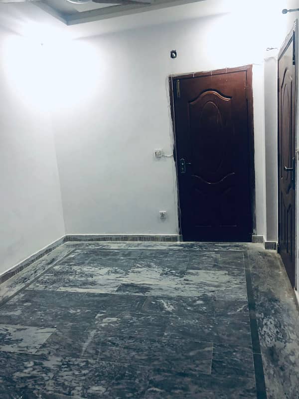Single room flat with attached bathroom available for rent 1