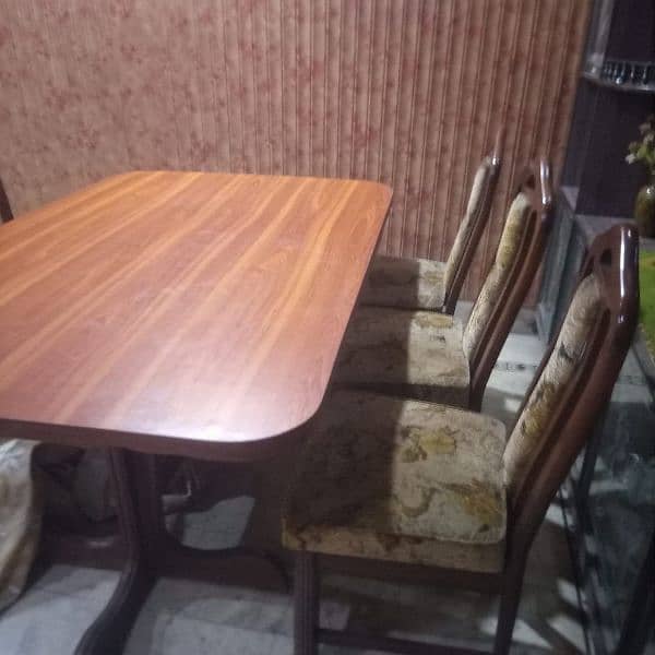 Dainig Table For Sale Good Condition 2