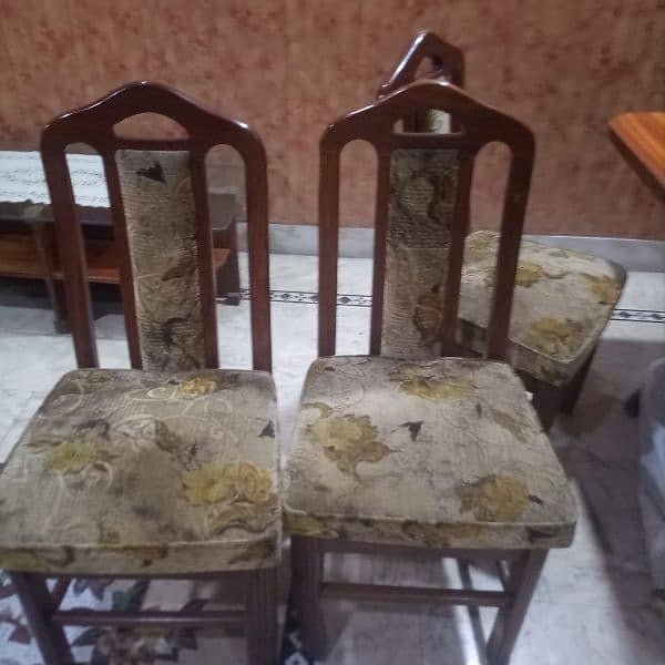 Dainig Table For Sale Good Condition 3
