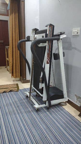 AC motorised treadmill 2