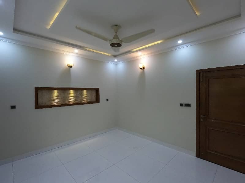 Get An Attractive Near to Park House In Lahore Under Rs. 47000000 13
