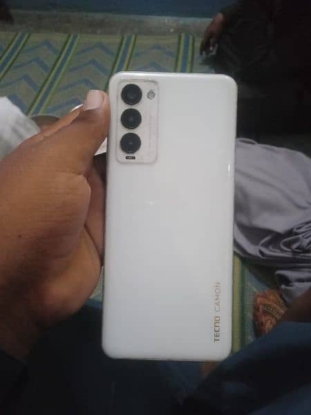 Tecno common 18t ok se with box and charger 7