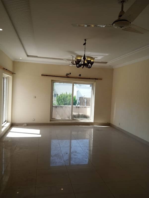 10 Marla Gas house available for rent in sector A 4
