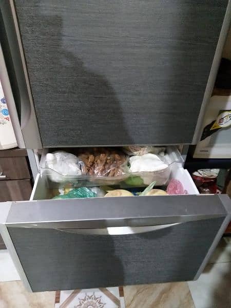 Hitachi 3 door fridge 6