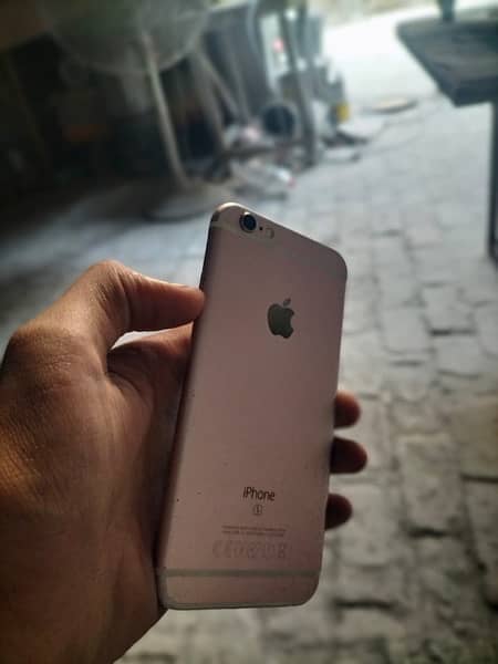 iPhone 6s 64gb health 84 with charger panel doted 03418276657 call wp 4