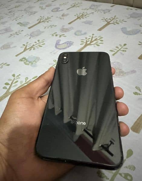 Iphone XS Max - Condition 10/10 1