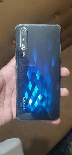 Vivo s1 4/128 Gb No daba charger only mobile serious buyer text me
