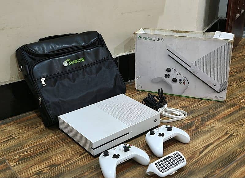 Xbox One S (1 Tb) 2