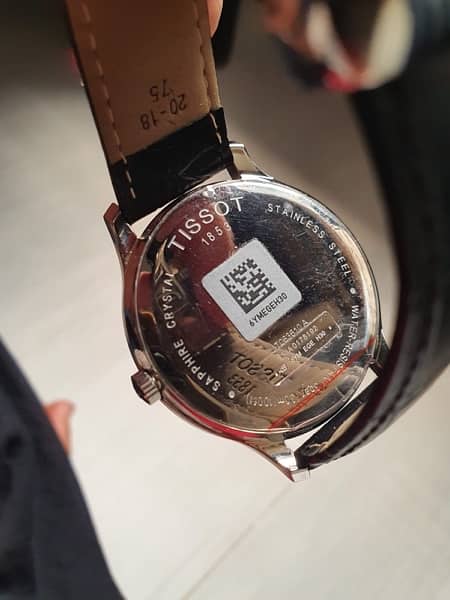 Tissot Men's Swiss Quartz Watch - Classic Elegance and Precision 4