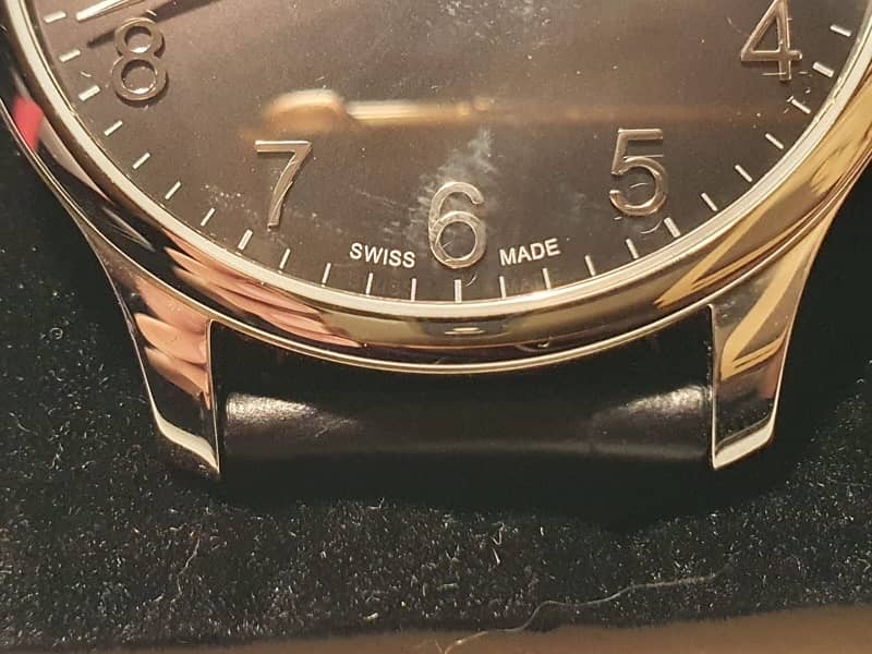 Tissot Men's Swiss Quartz Watch - Classic Elegance and Precision 5