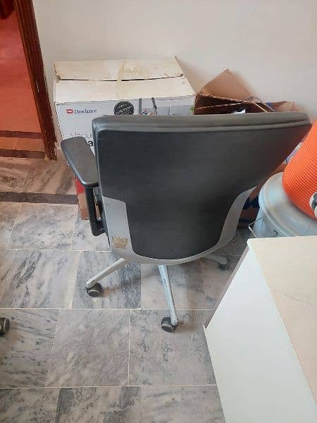 6 Office Chair for Sale BLACK COLOR 1