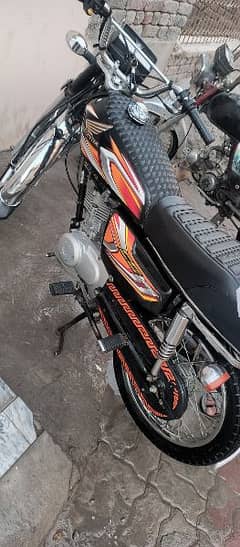 Honda 125 22 model All dacument clear  condition 10/8