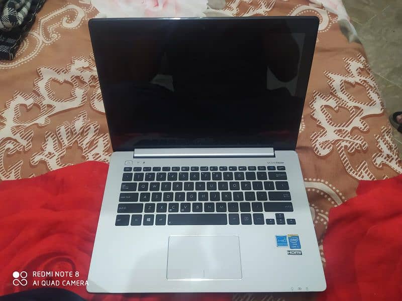 Asus laptop model S301 la Notebook 3