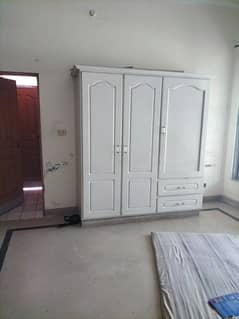 In Garden Town Lower Portion Sized 1 Kanal For rent 0