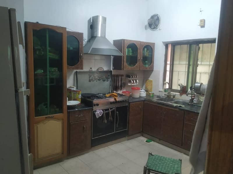 Investors Should Sale This Prime Location House Located Ideally In Askari 5 10