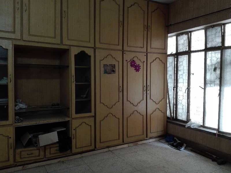 In Allama Iqbal Town 5 Marla House For Sale 3