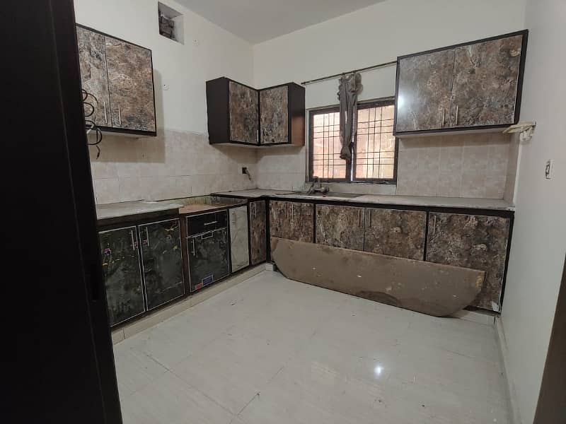 Upper Portion Of 2250 Square Feet Is Available For Rent In Allama Iqbal Town - Umar Block Lahore Lower Portion Lock 3