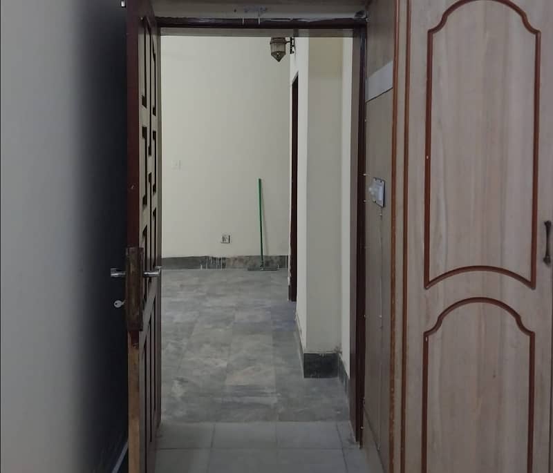 Tripple Storey 10 Marla House Available In Allama Iqbal Town - Nishtar Block For sale 3