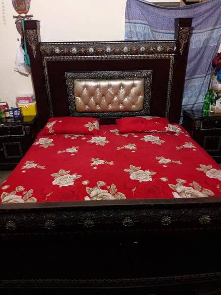 I want to sell my double bed. 3