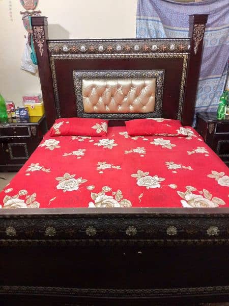 I want to sell my double bed. 4