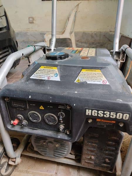 Hyundai HGS3500 3kv generator for sale in mint condition. 2