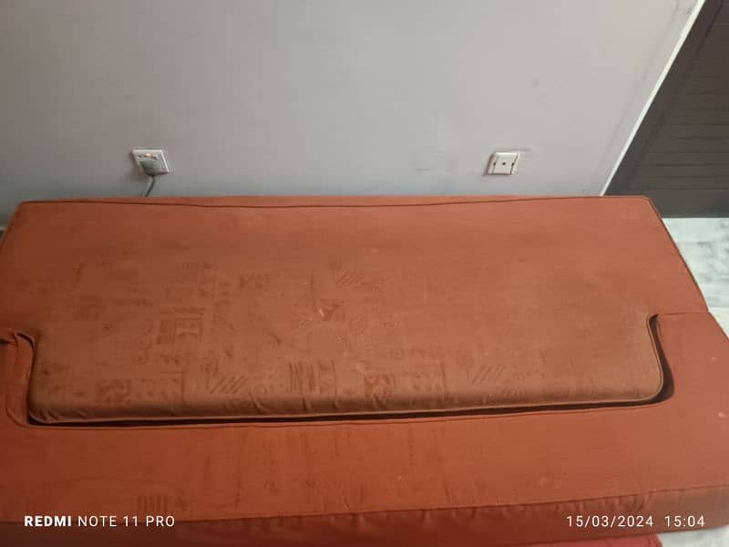Sofa cumbed in great condition. . . 1