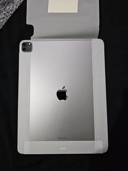 iPad Pro 6th Generation 13" 512gb- Non Active 3